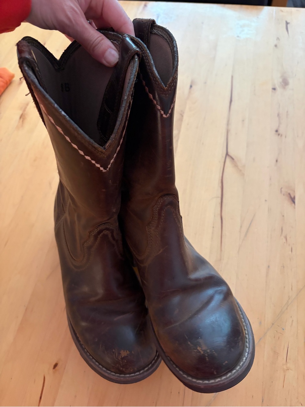 Women’s  Brown Leather Pull-On Cowboy Boots - Classic Western Style